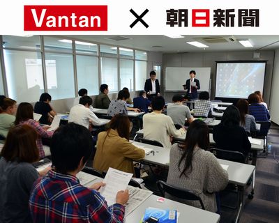 朝日新聞SNSs.jpg