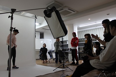photographing_mid2.jpg