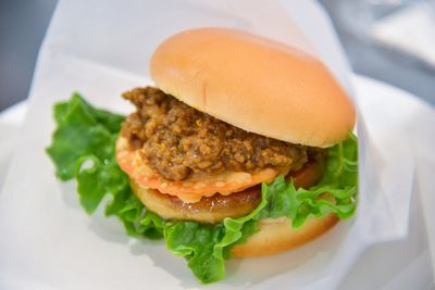 team1_burger.jpg