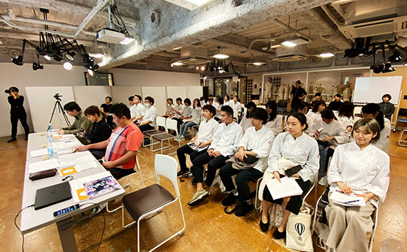 学内審査会の風景